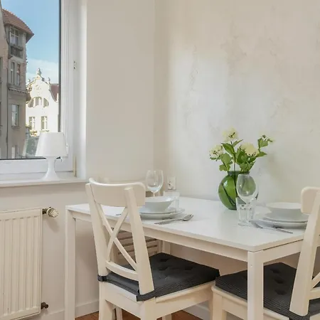 Modern Close To The Centre Of By Renters Apartamento